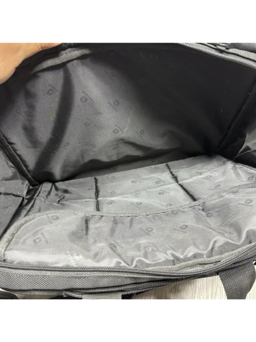 Wenger SwissGear Laptop Briefcase Black Nylon Messenger Travel Bag 15